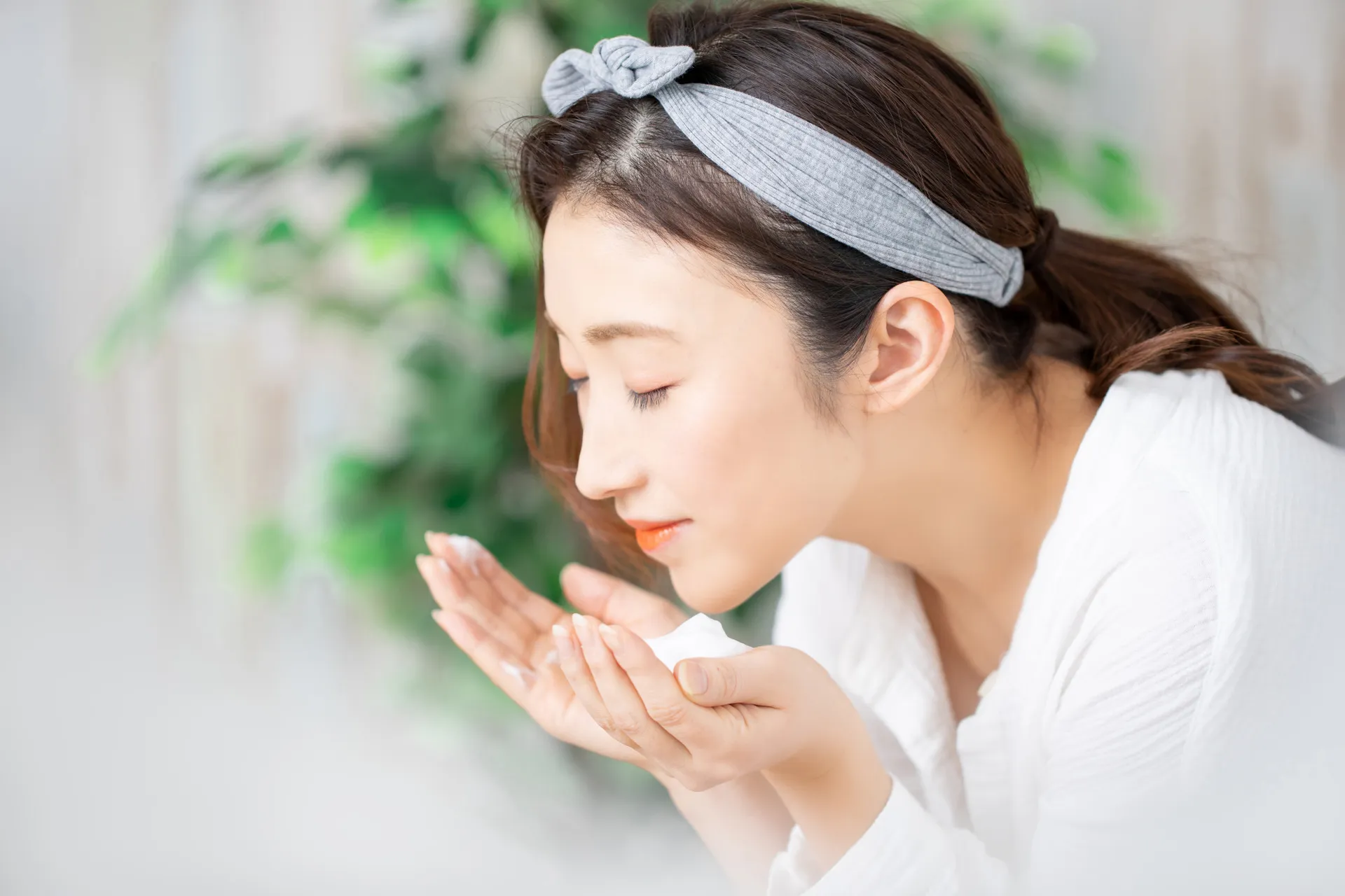 朝と夜ではスキンケアの目的が正反対！