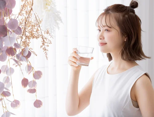 朝・夜・食後どのタイミングで飲めばいい？NMNサプリメントの摂取時間